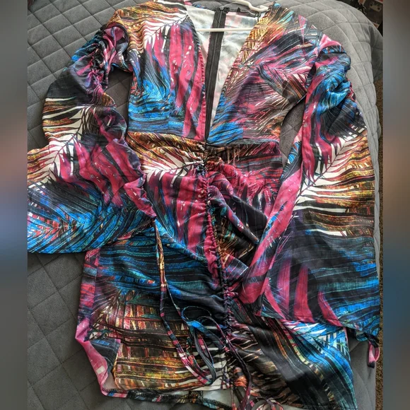 PrettyLittleThing Multi Print Palm Plunge Ruched Mini Dress - Picture 2 of 6